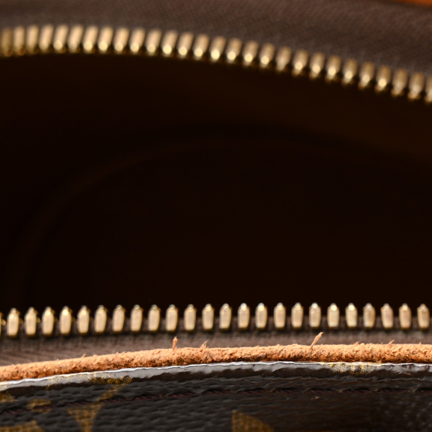 Louis Vuitton Monogram Ellipse PM 17 of 20