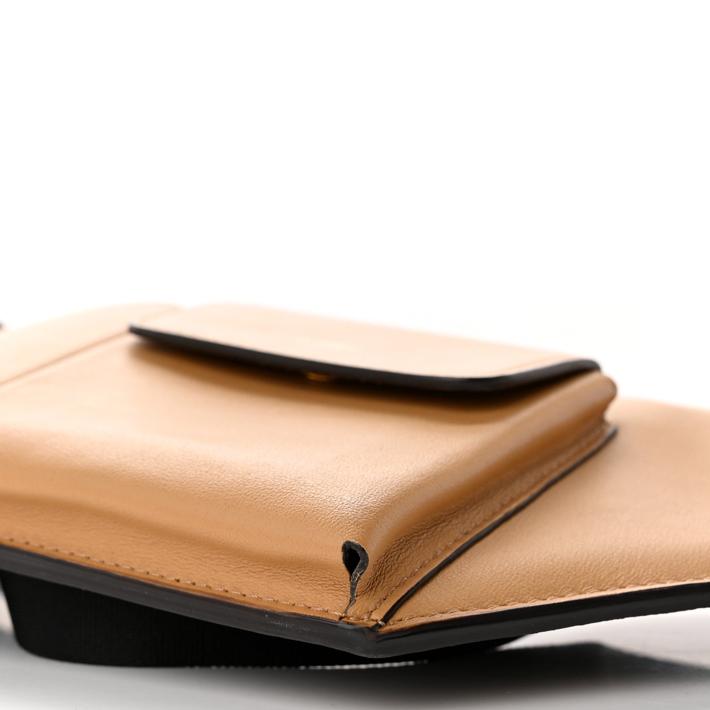 Vitello Grace Matte 3 Pocket Belt Pouch Miele Scuro