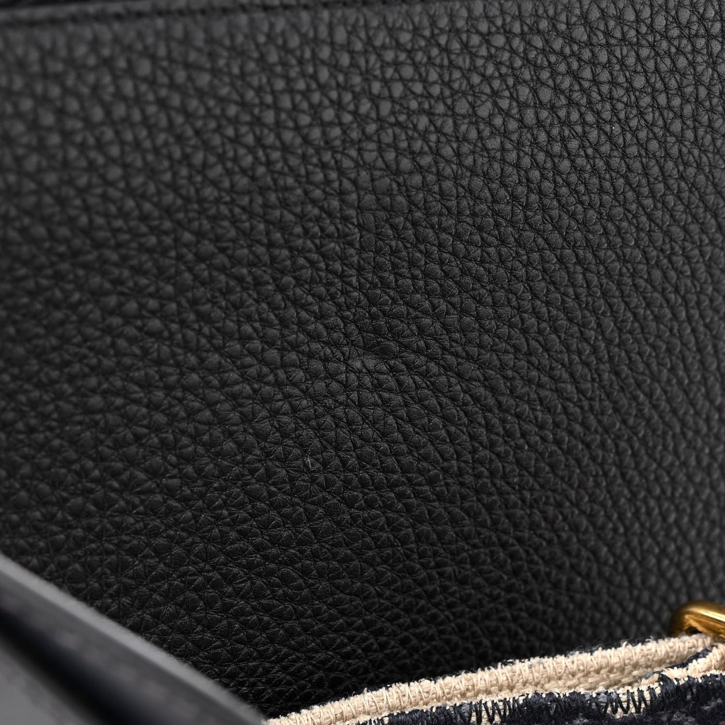 Grained Calfskin Large Bobby Flap Black