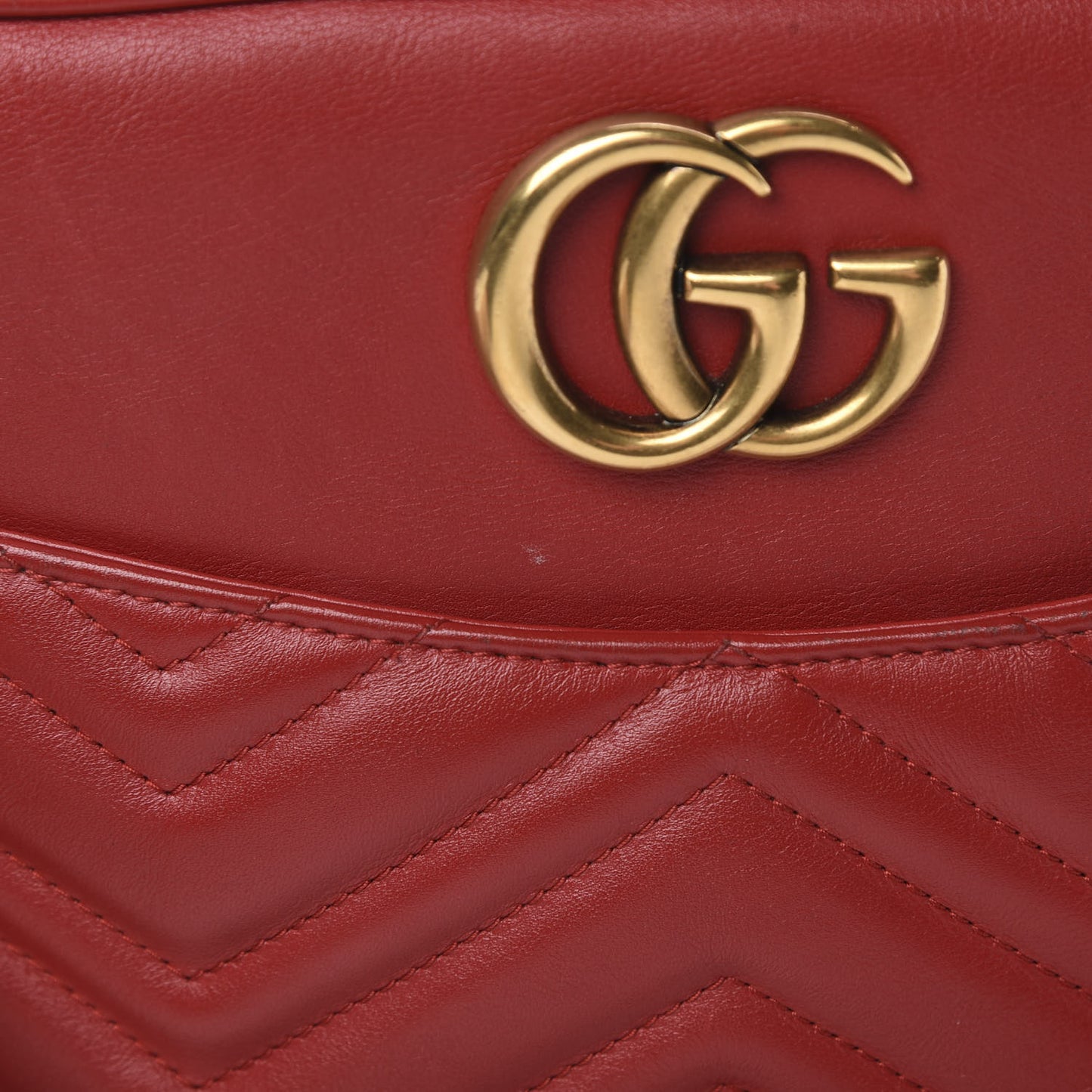 Calfskin Matelasse Medium GG Marmont Chain Shoulder Bag Hibiscus Red