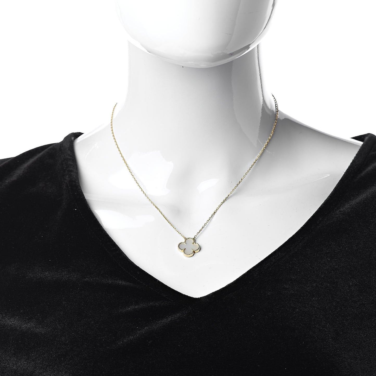 18K Yellow Gold Mother of Pearl Vintage Alhambra Pendant Necklace