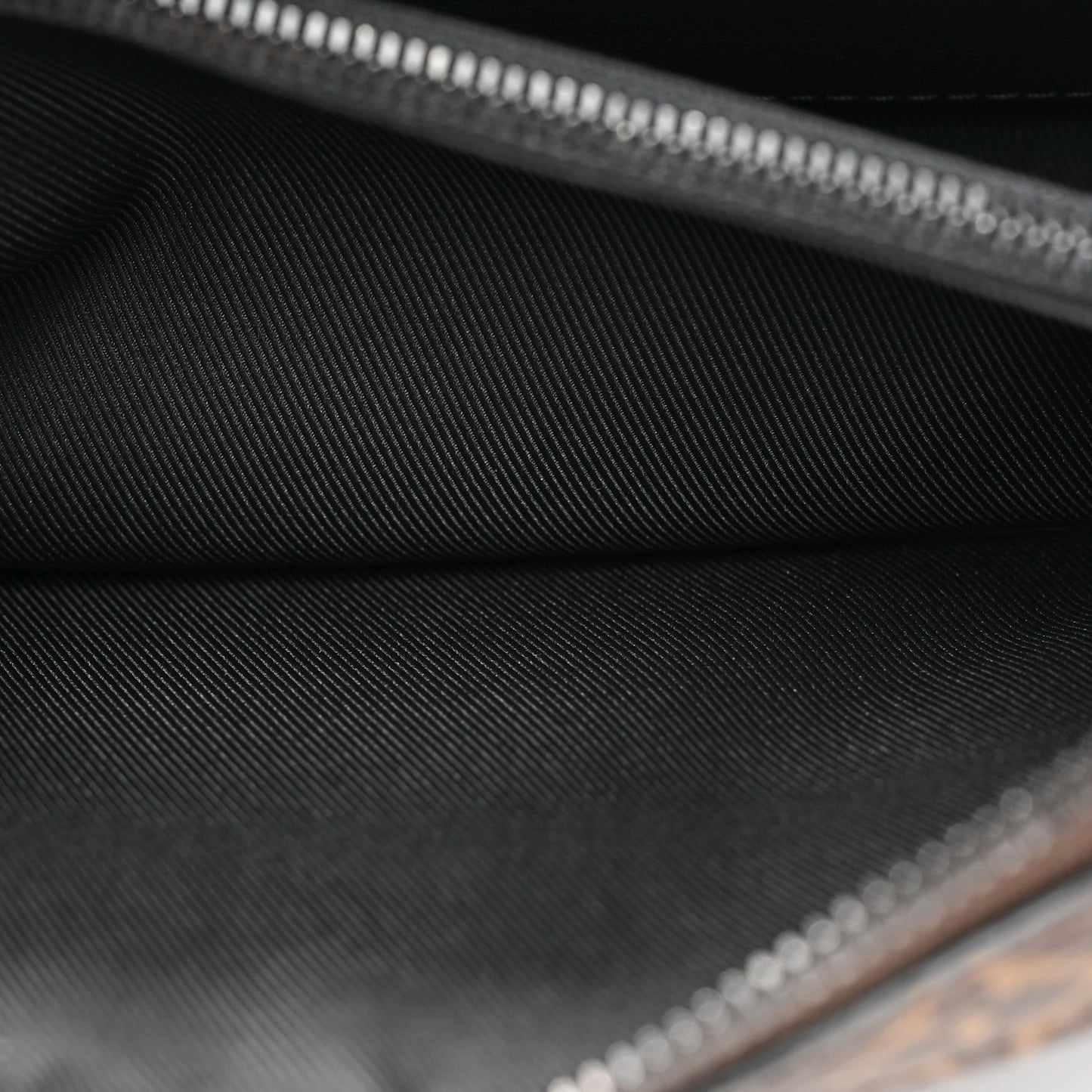 Taiga Monogram Soft Trunk Wallet Khaki Green