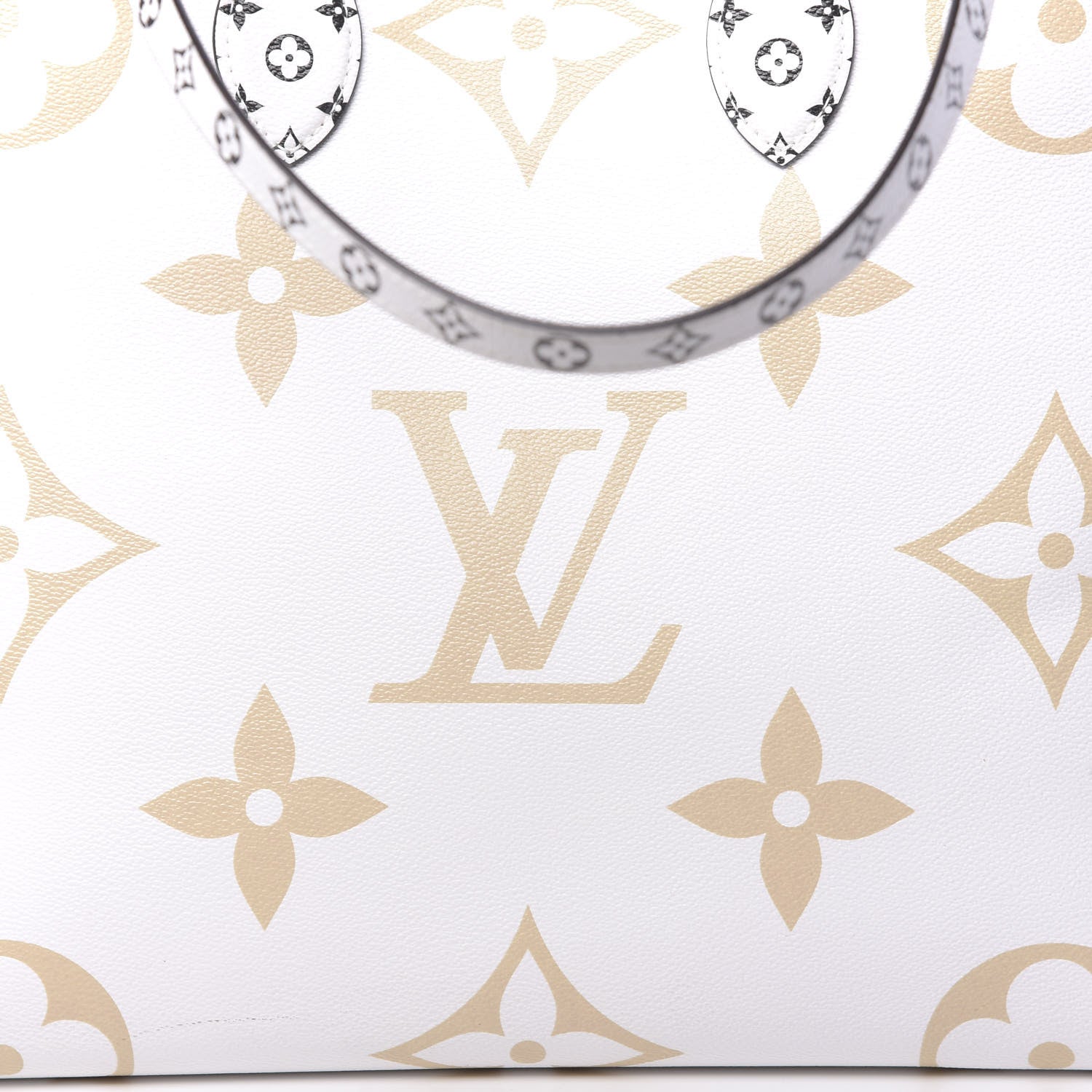 Louis Vuitton Monogram Giant Onthego GM Kaki Beige 7 of 10
