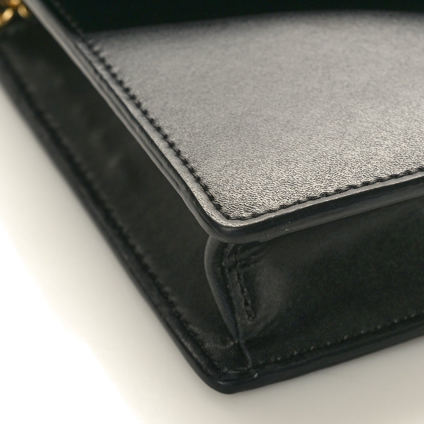 Vitello Liberty Lucido F is Fendi Medium Envelope Wallet on Chain Black