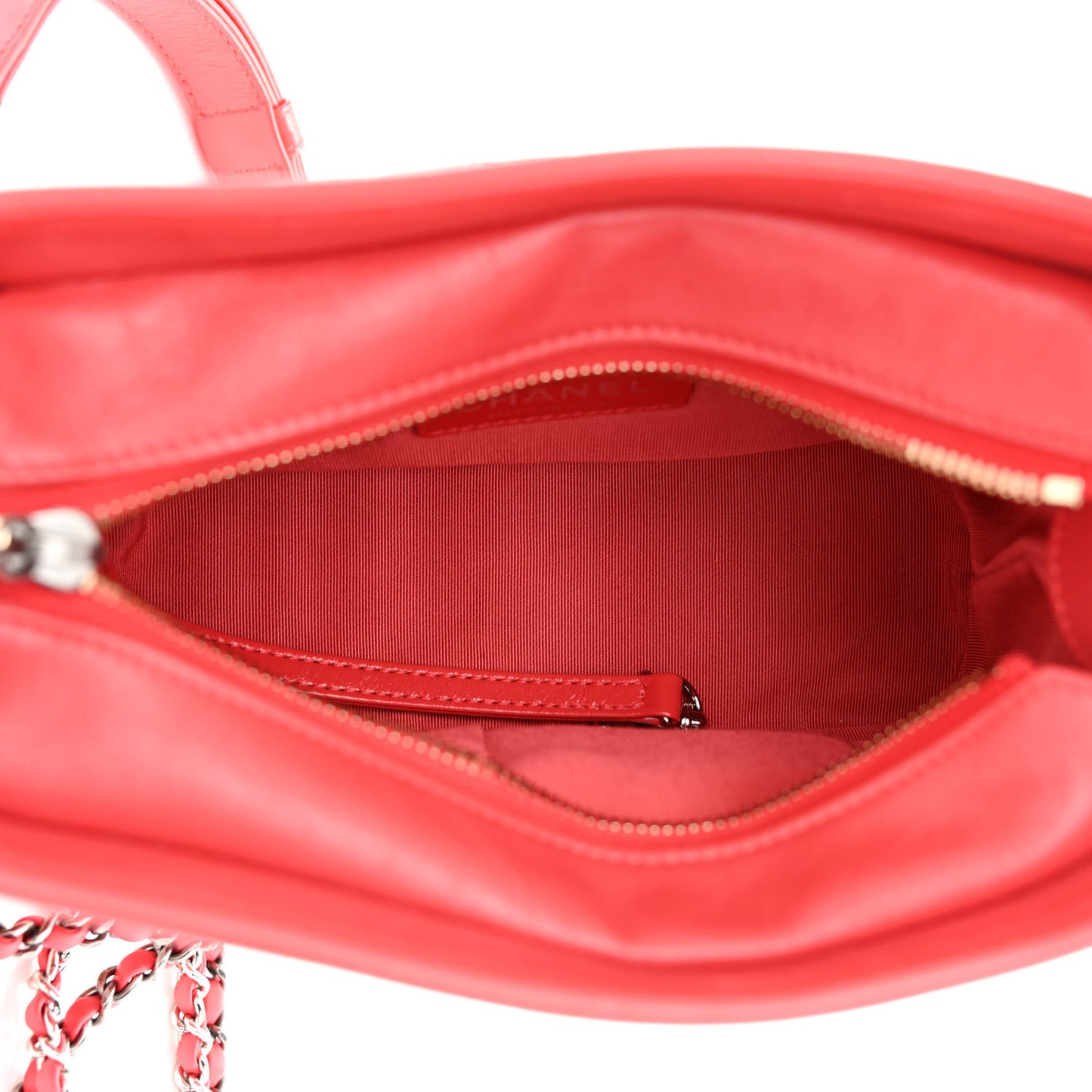 Aged Calfskin Quilted Small Gabrielle Hobo Red