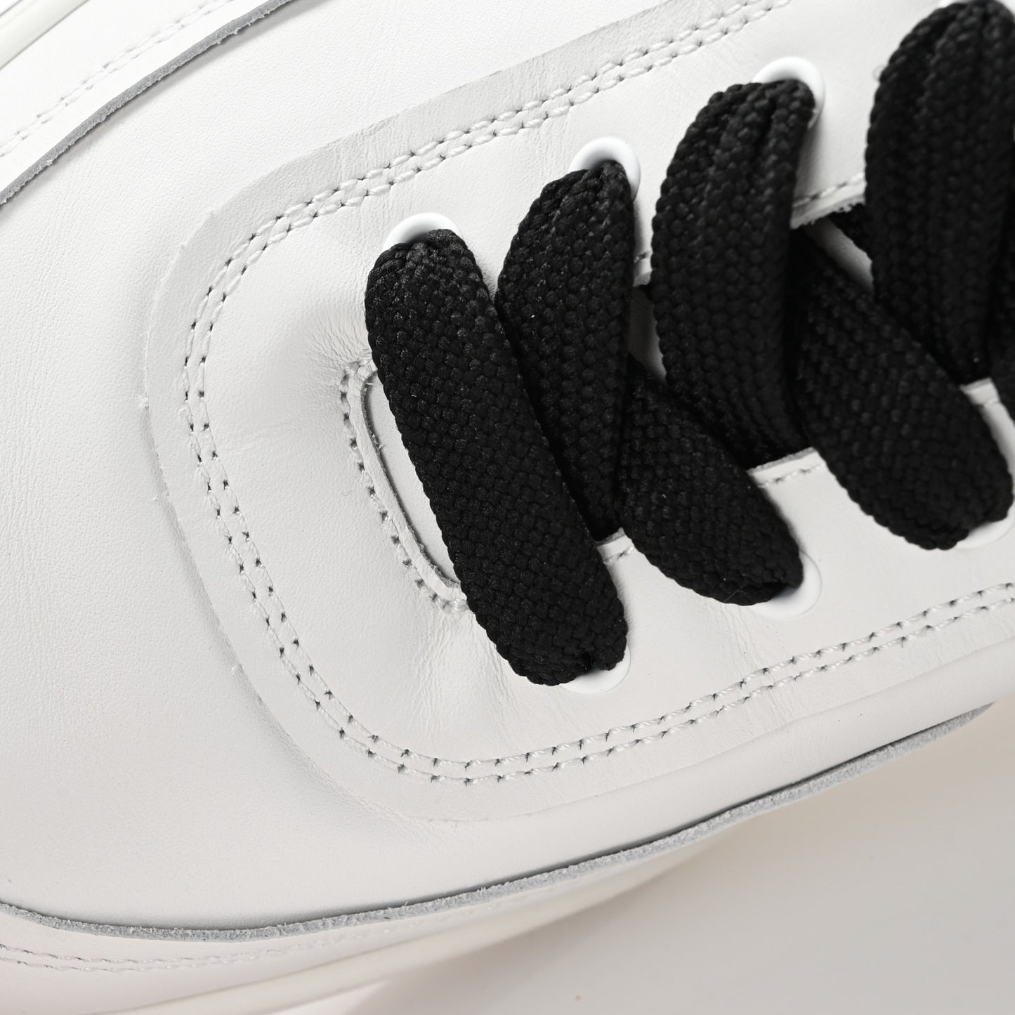 Calfskin CC Womens Sneakers 40 White Black