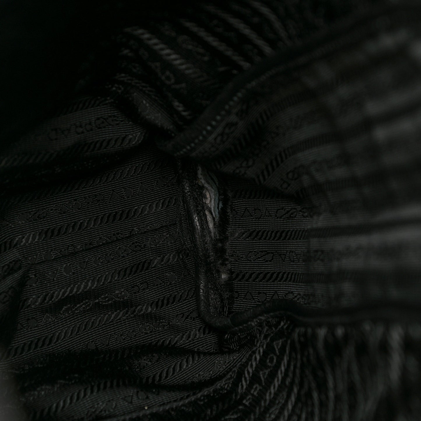 Vitello Daino Tote Black