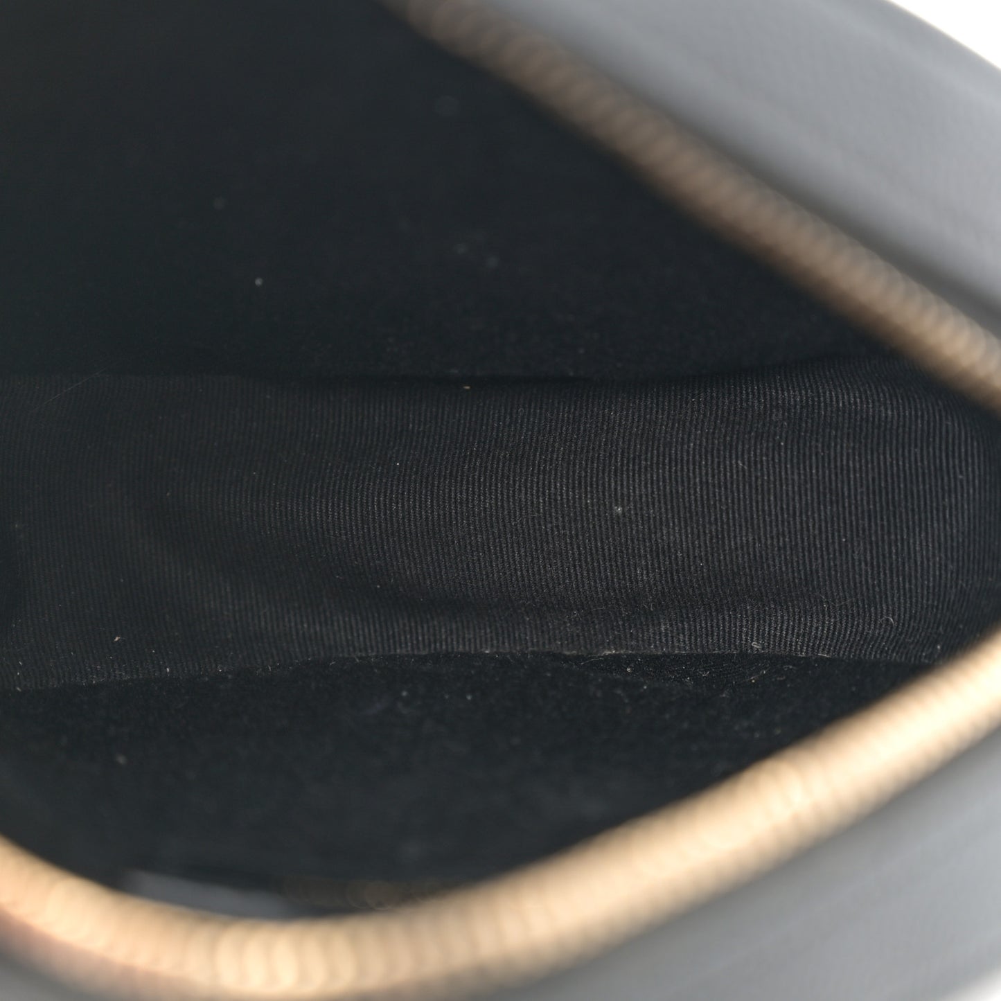 Grain De Poudre Matelasse Chevron Quilted Round Vinyle Camera Bag Black