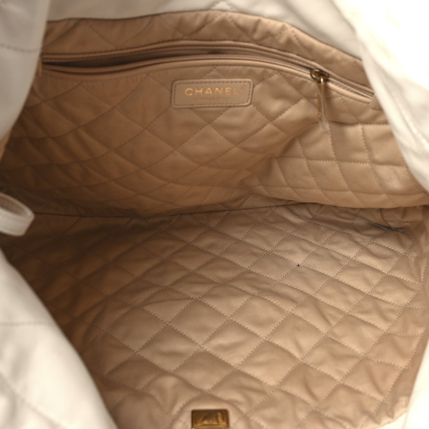 Shiny Calfskin Quilted Chanel 22 White