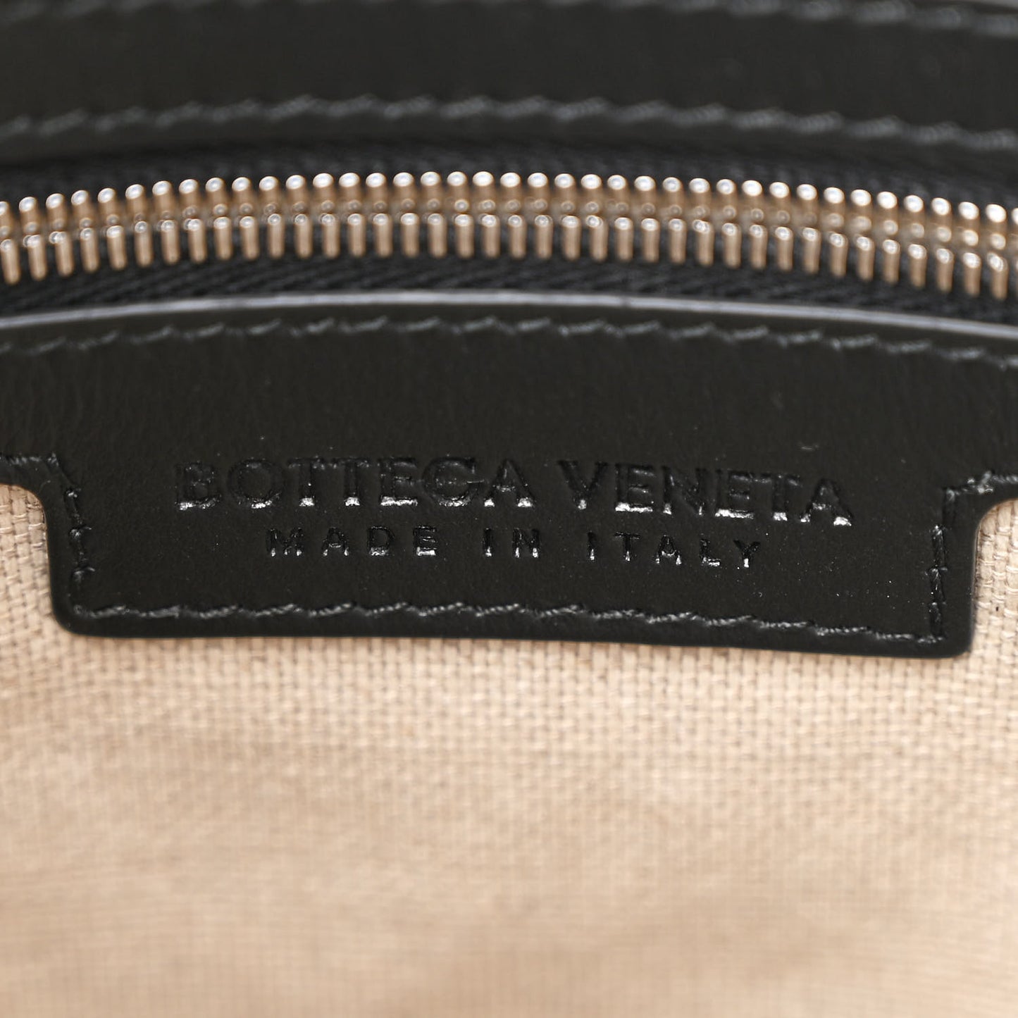 Nappa Intrecciato Andiamo Flat Messenger Black