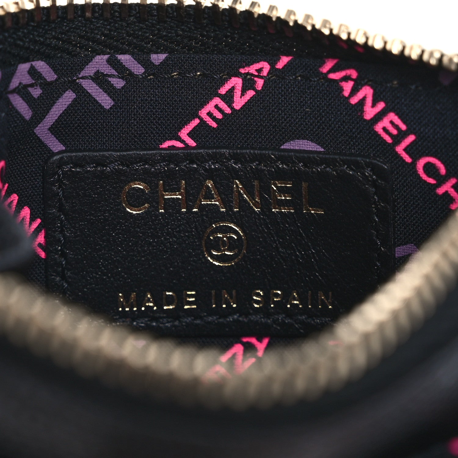 Chanel Caviar Quilted CC Logo Zip Card Holder Black 7 of 9