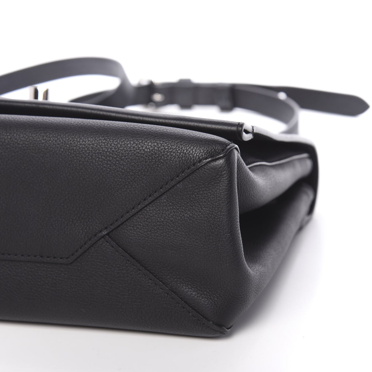 Soft Calfskin Lockme II Top Handle Black