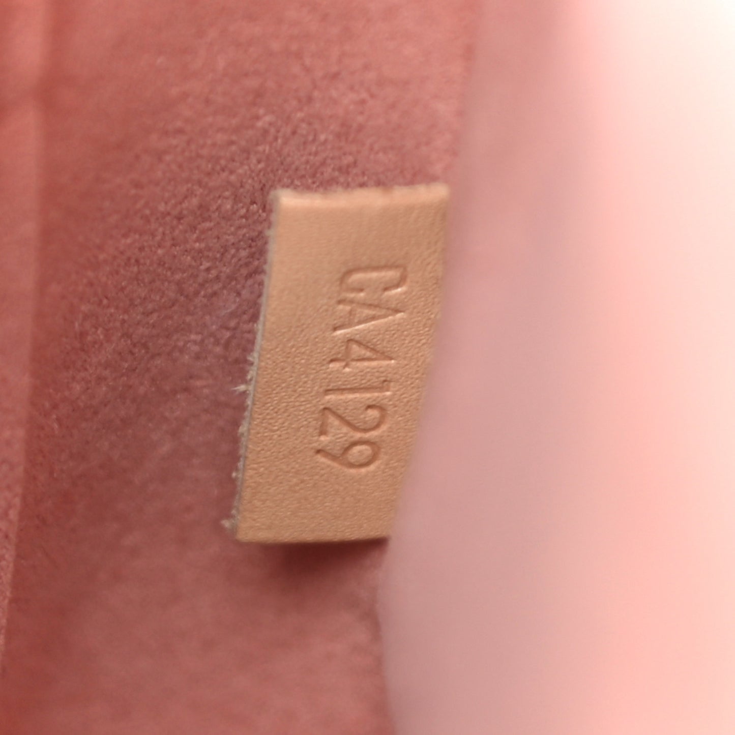 Monogram V Tote BB Cream Peach