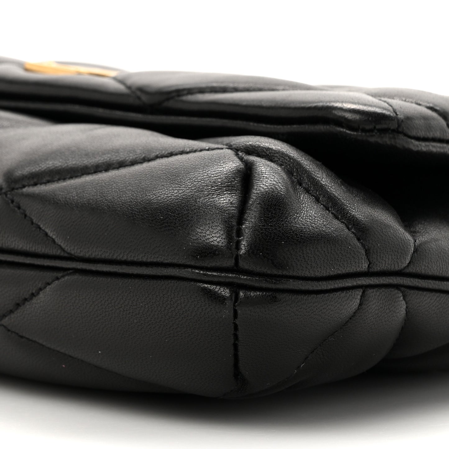 Lambskin Quilted Le 57 Diamond Shoulder Bag Black