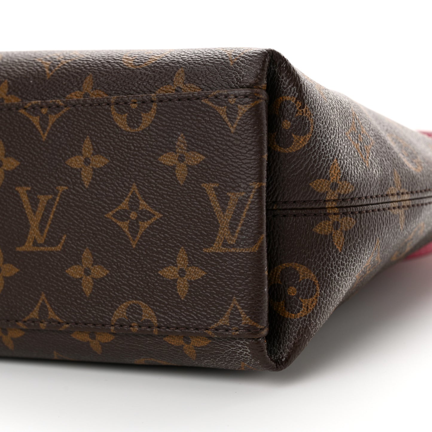 Monogram Tuileries Besace Kaki