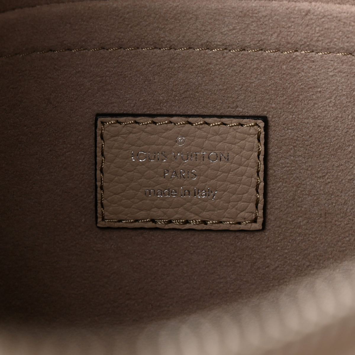 Louis Vuitton Mahina Baia MM Galet 7 of 10
