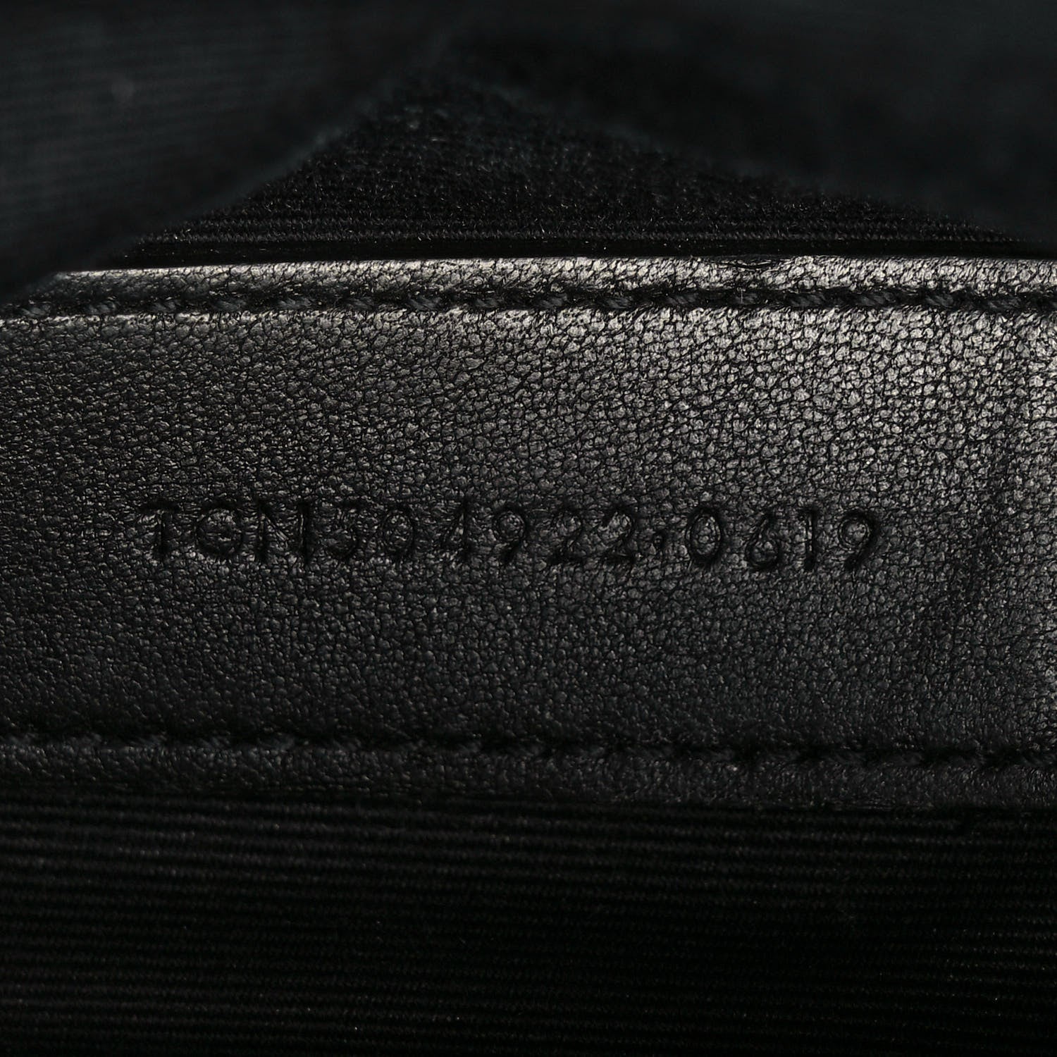 Saint Laurent Grain De Poudre Chevron Monogram Bill Pouch Black 7 of 10