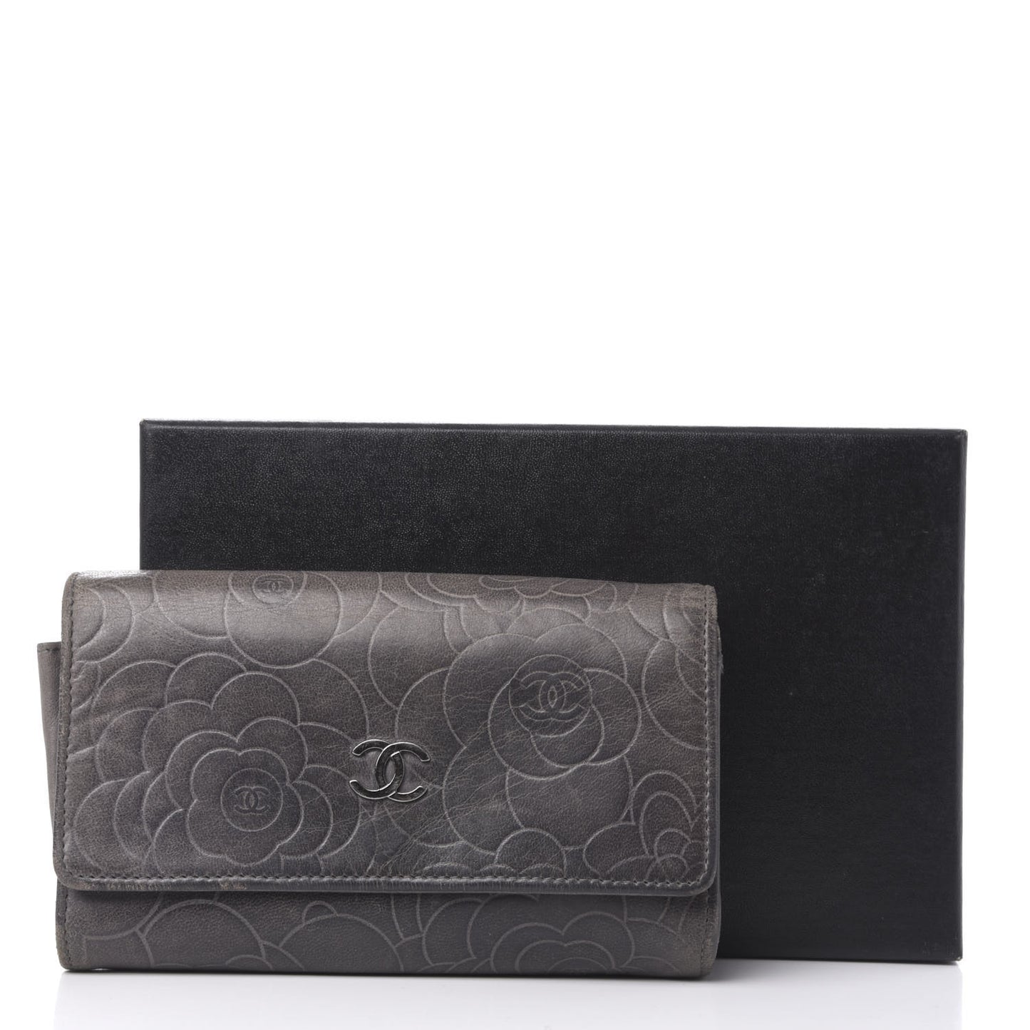 Lambskin Camellia Embossed Yen Wallet Grey