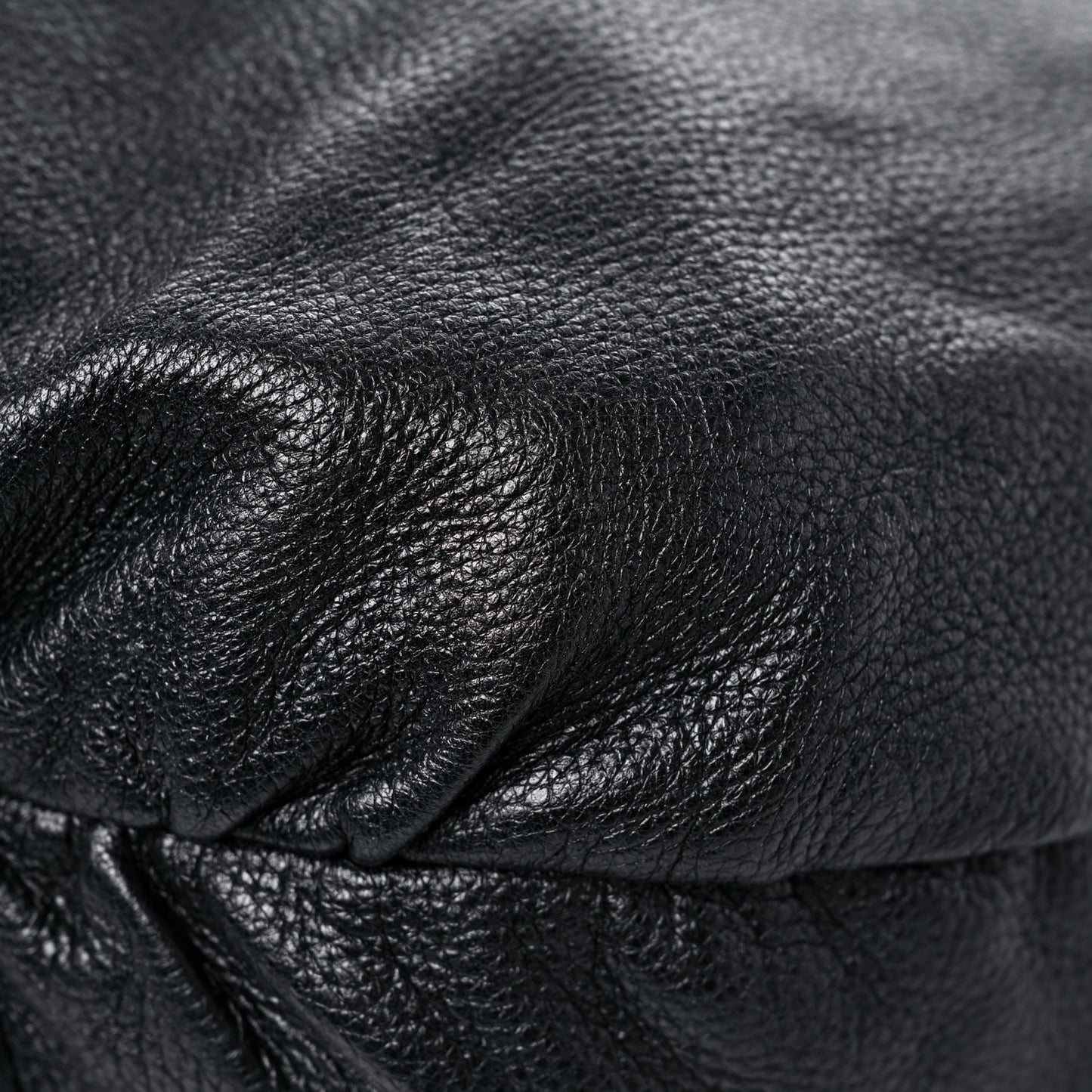 Pebbled Calfskin Medium Jungle Hobo Black