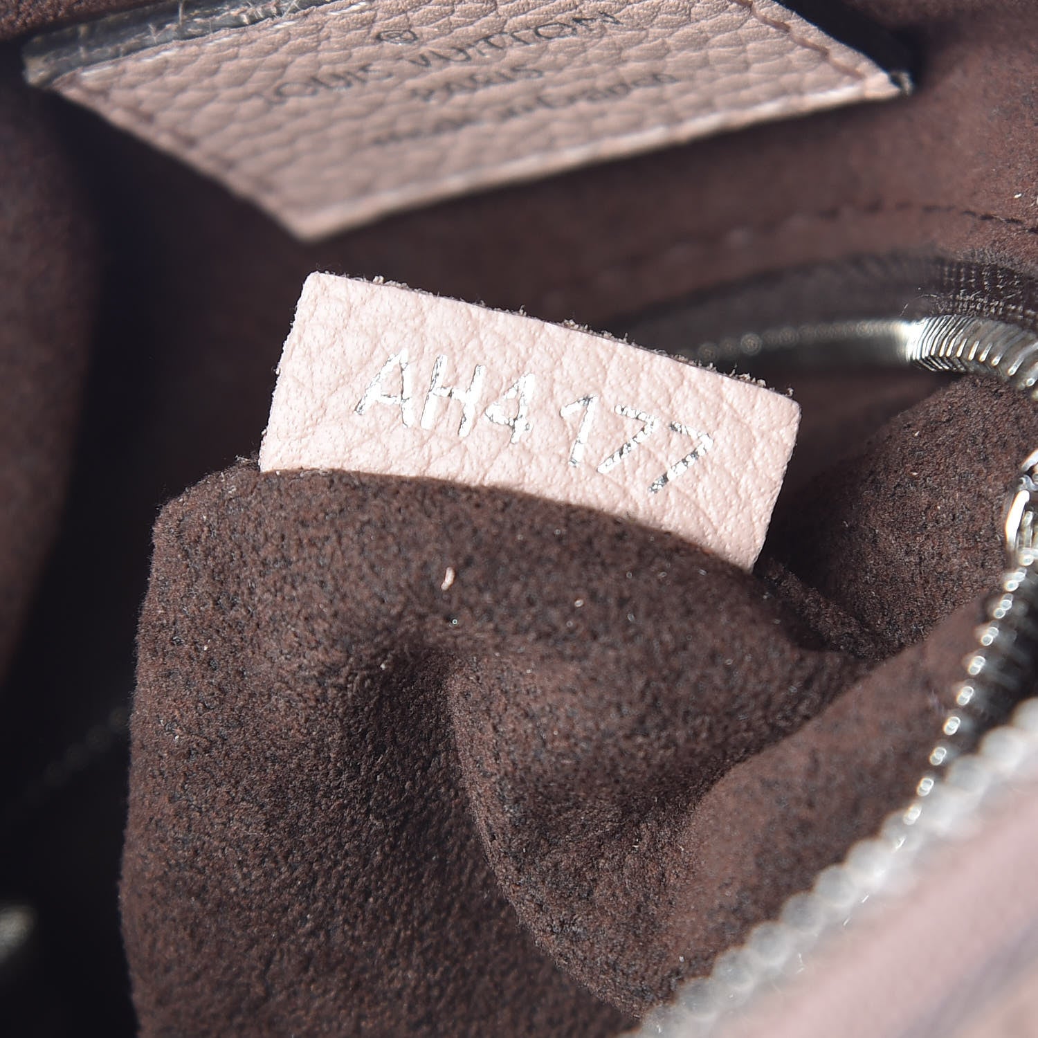 Louis Vuitton Mahina Babylone Chain BB Magnolia 9 of 11