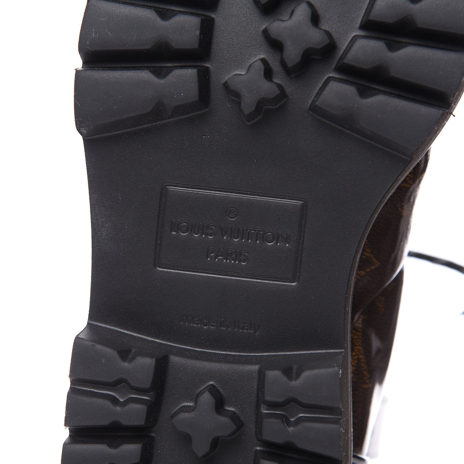 Louis Vuitton Monogram Glaze Mens Outland Ankle Boots 8 Ebene 8 of 8