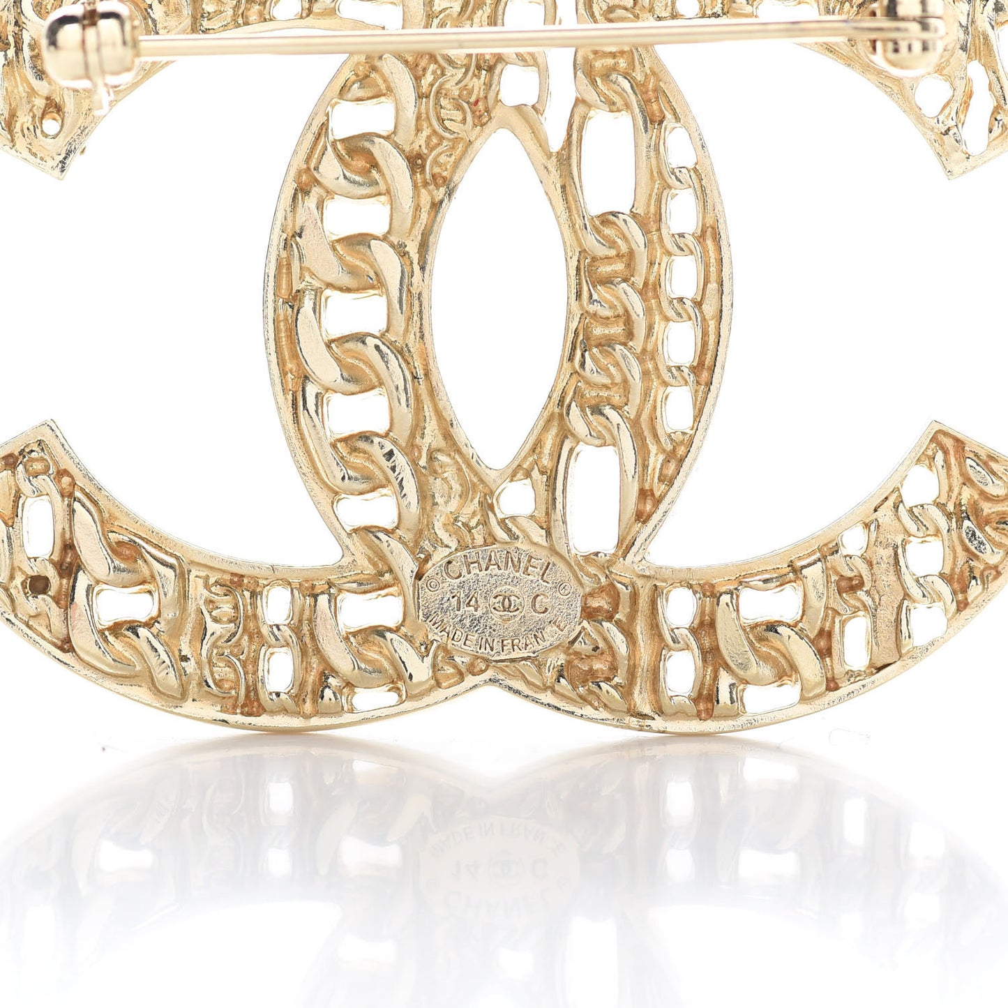 Chain CC Brooch Pin Light Gold