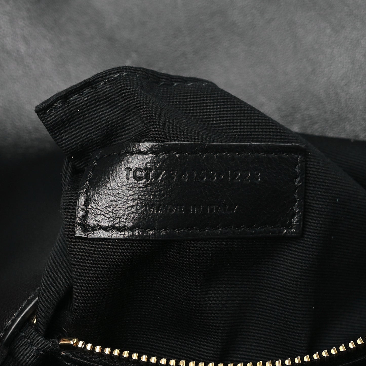 Plunged Lambskin Calypso Black
