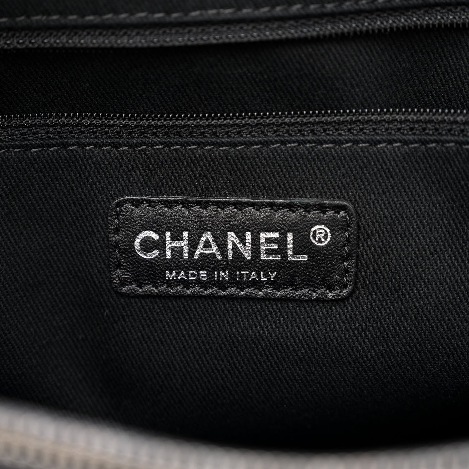 Chanel Iridescent Caviar Quilted Tall Chic Shopping Tote Argent 6 of 10