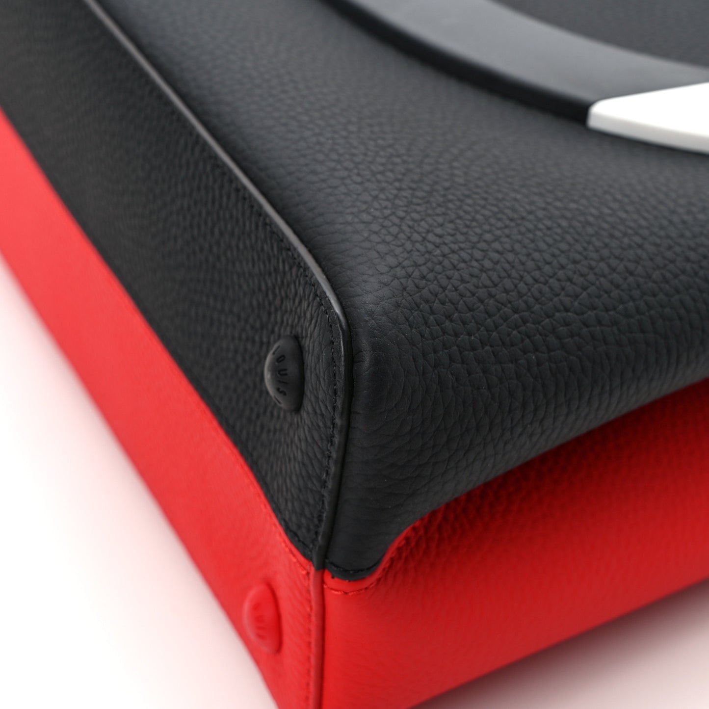 Calfskin Bolsa Capucines Black Rouge