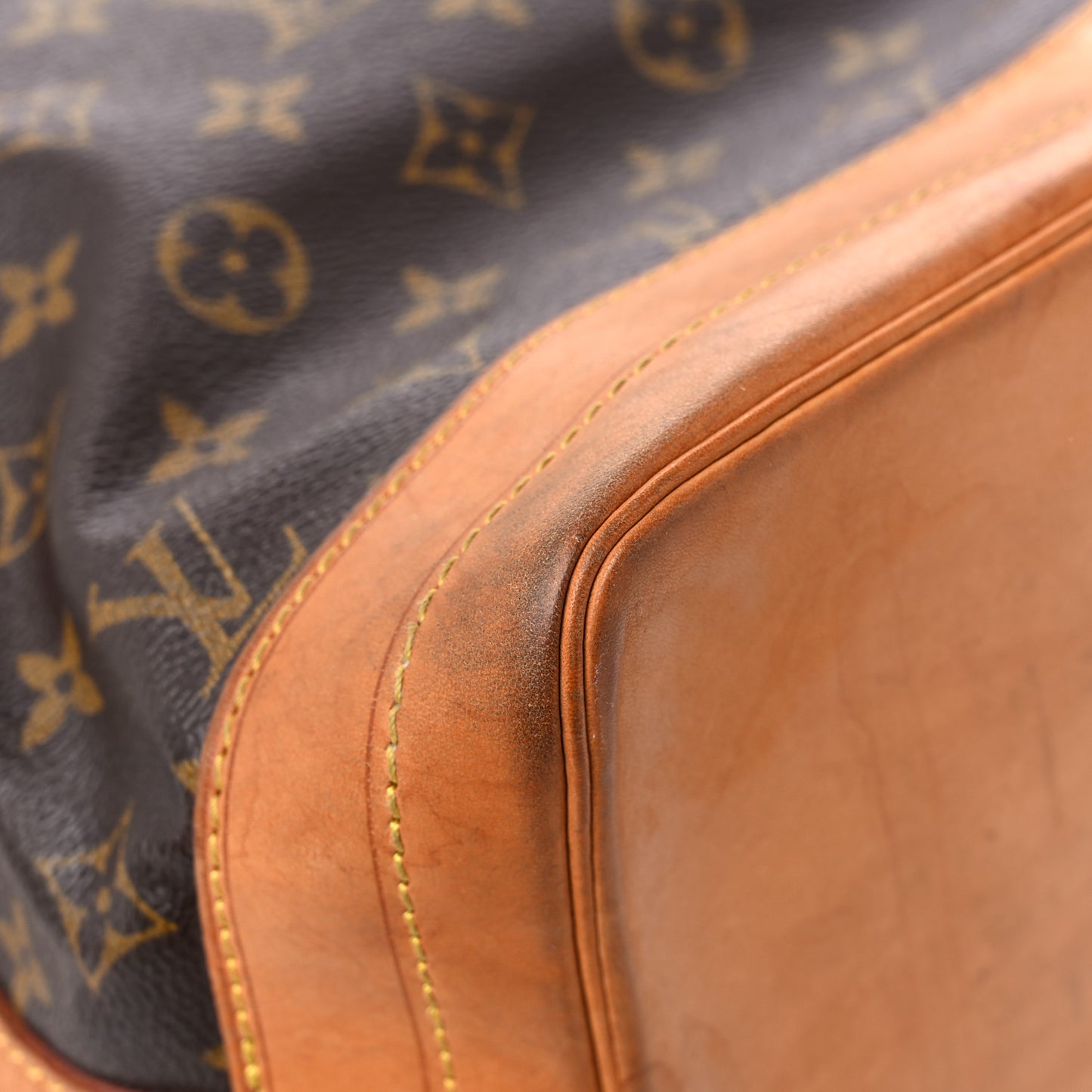 Monogram Noe