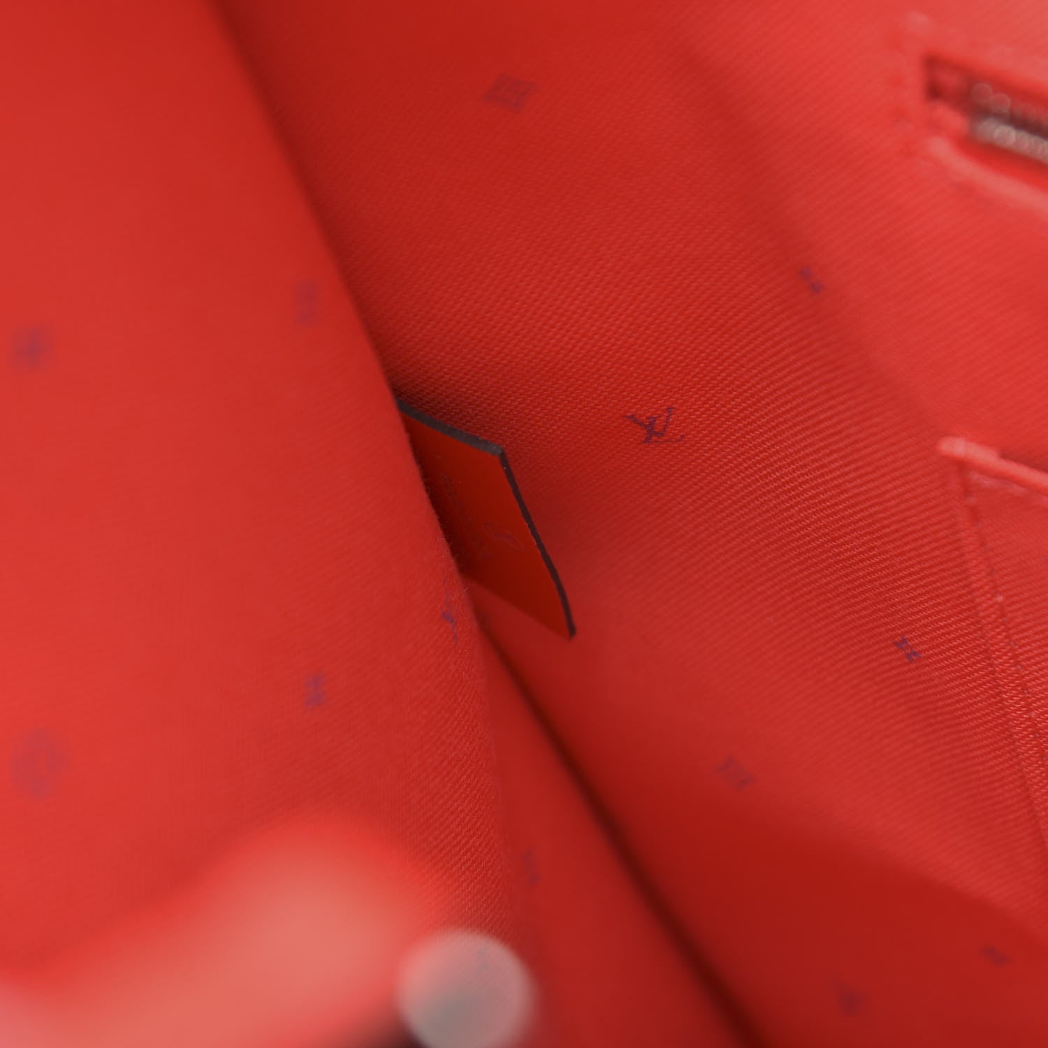Louis Vuitton Monogram Escale Onthego GM Rouge 8 of 11