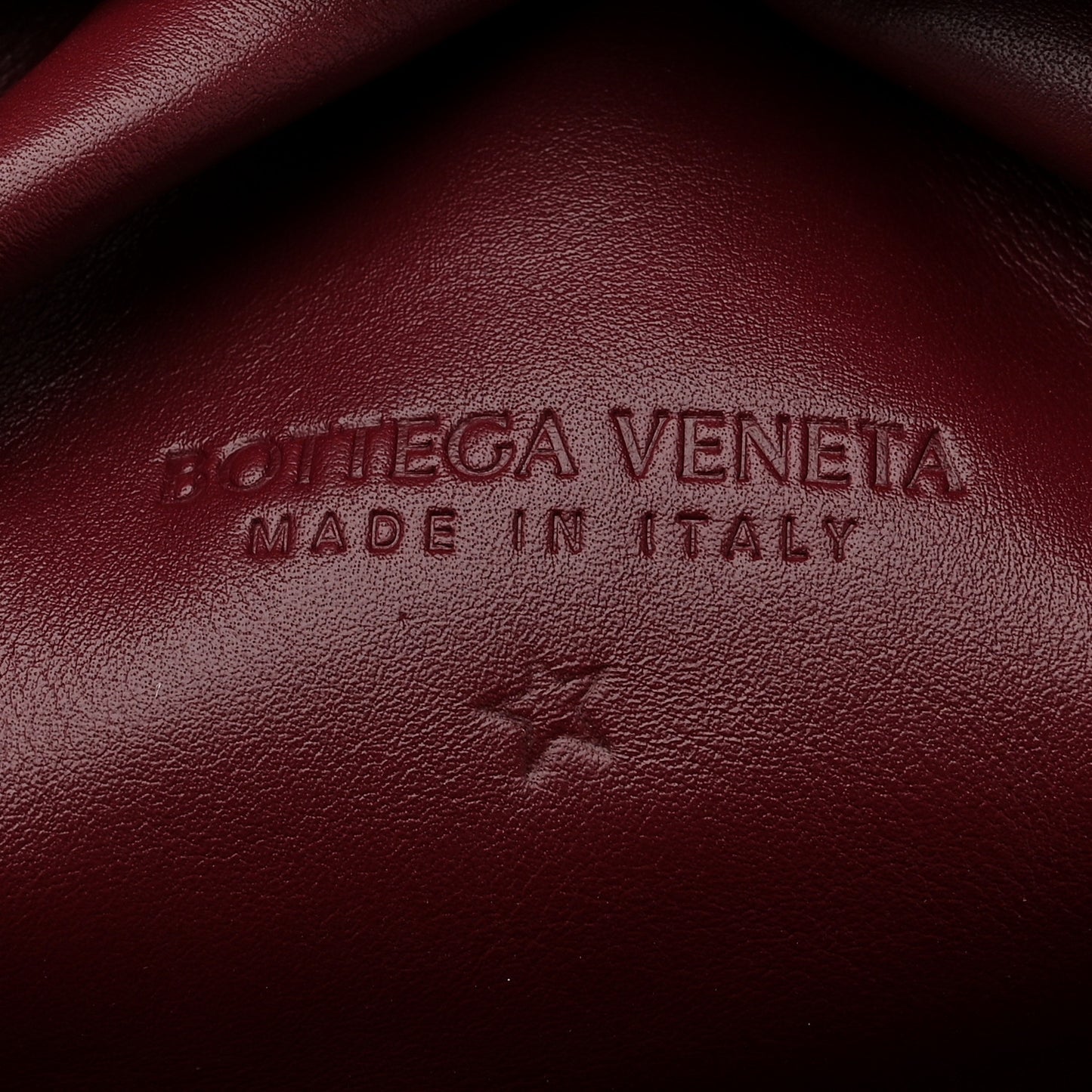 Smooth Butter Calf The Pouch Oversized Bordeaux