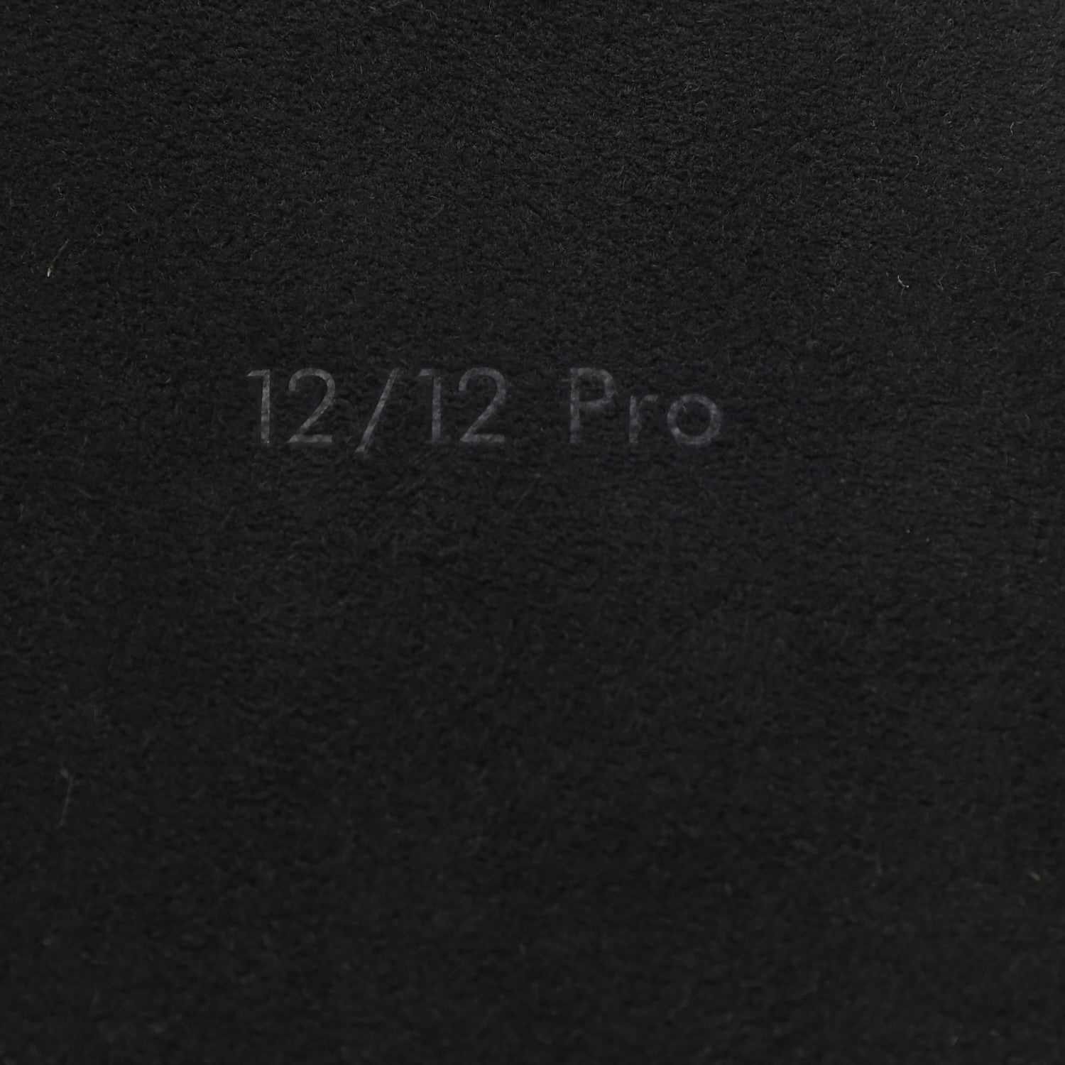 Louis Vuitton Monogram iPhone 12/12 Pro Bumper Black 6 of 11