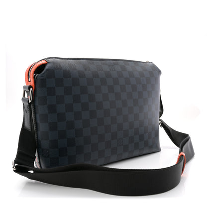 Louis Vuitton Damier Cobalt Race Discovery Messenger 3 of 10