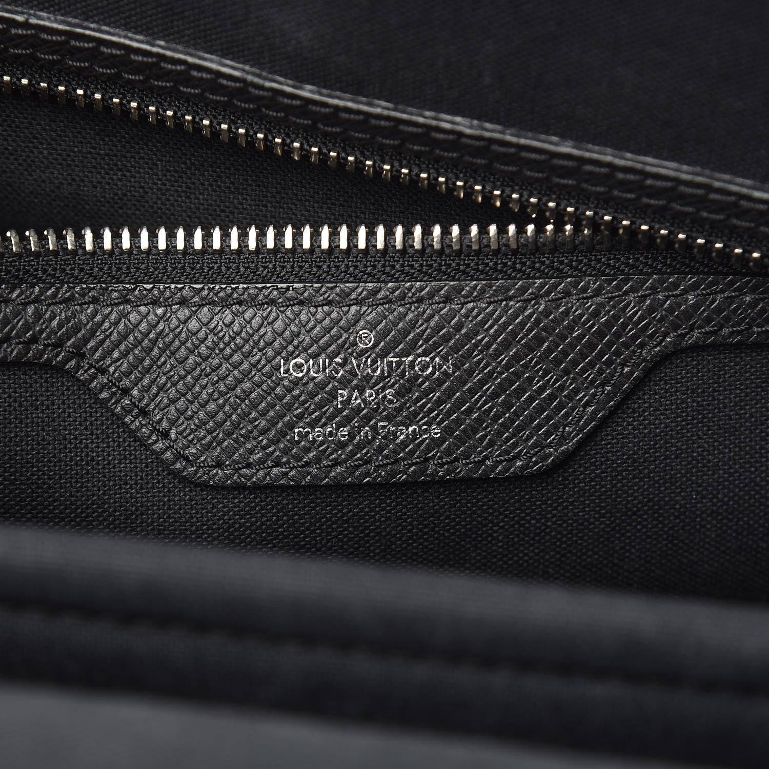 Louis Vuitton Taiga Roman MM Messenger Black 10 of 13