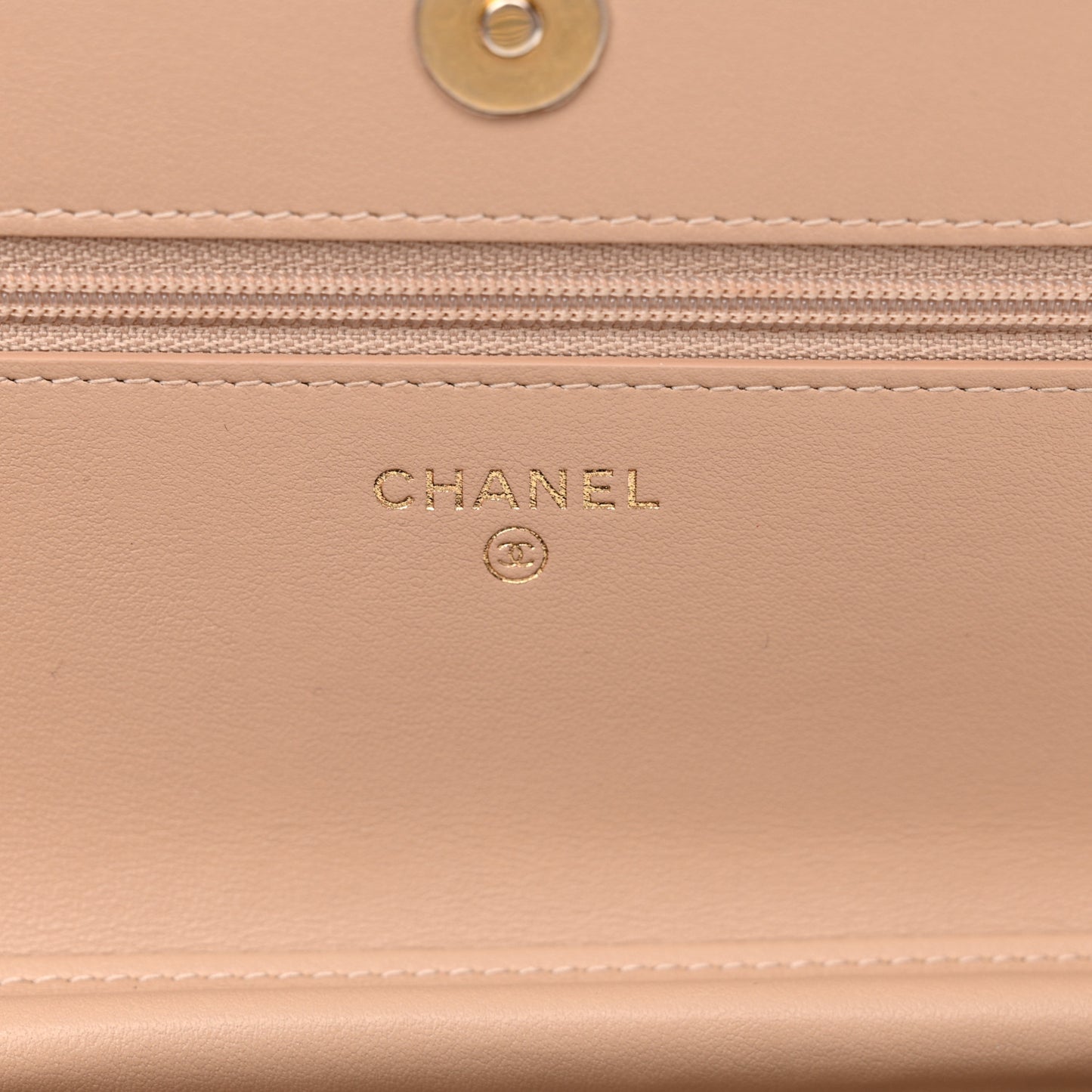 Caviar Quilted CC Filigree Wallet On Chain WOC Beige Black
