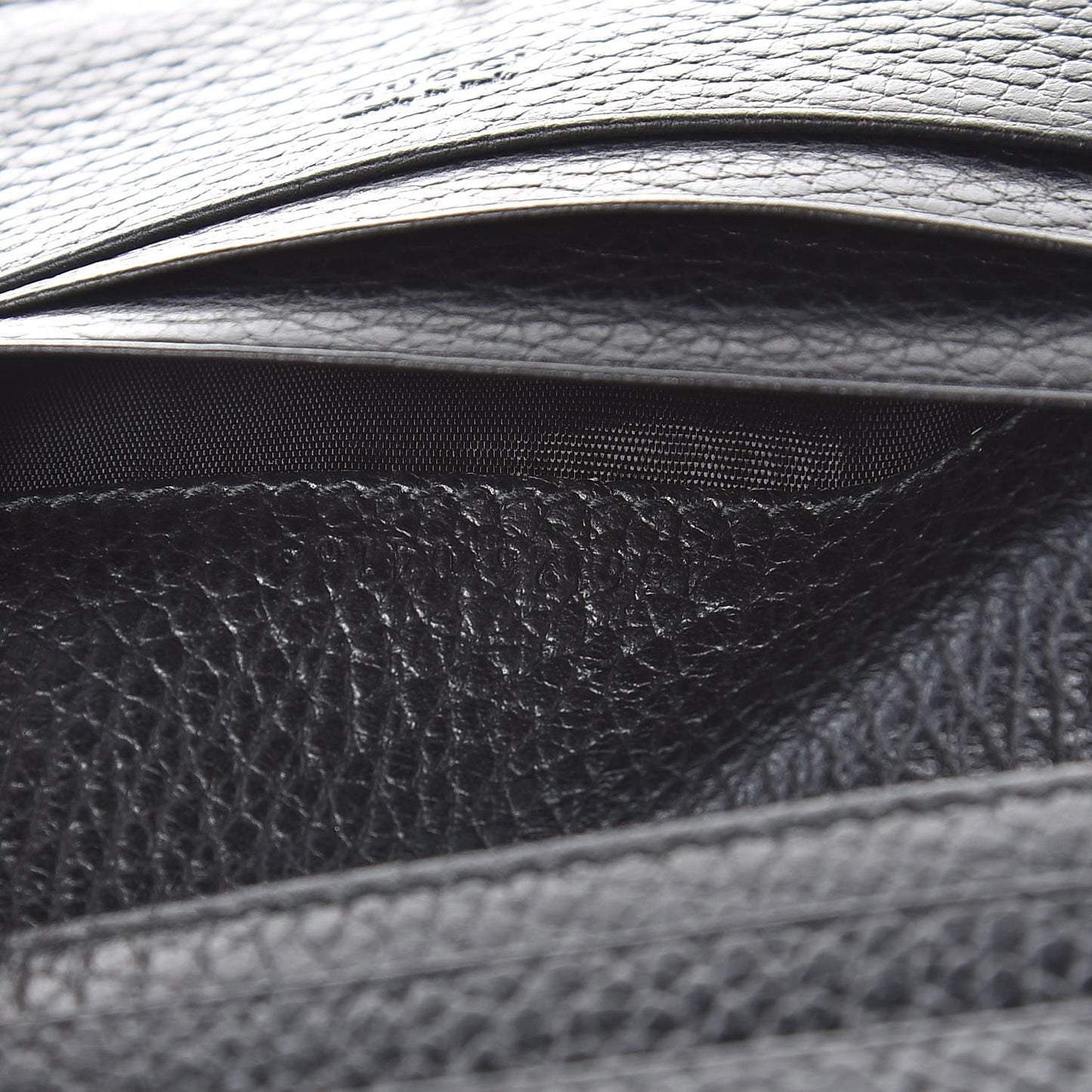 Pebbled Calfskin GG Marmont Card Case Black