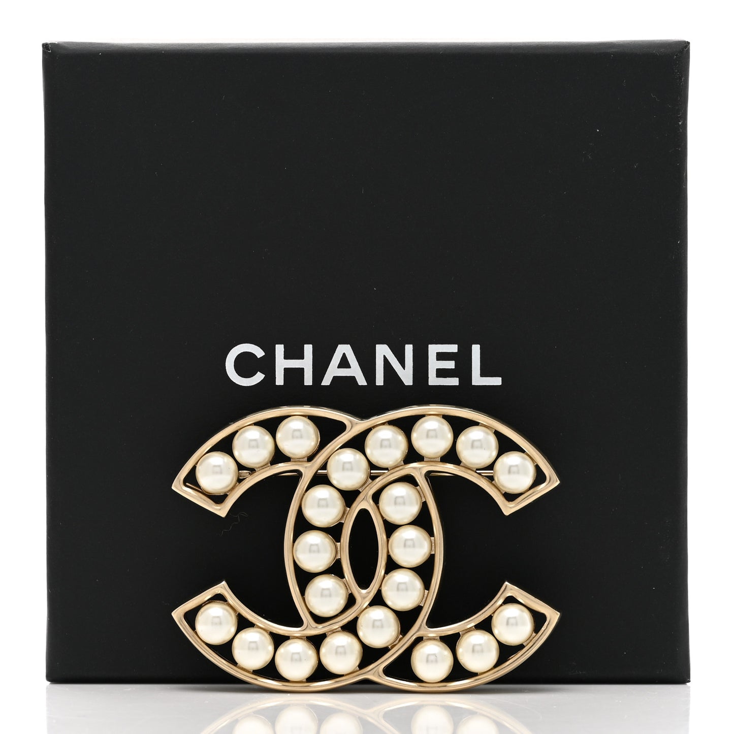 Pearl CC Brooch Light Gold