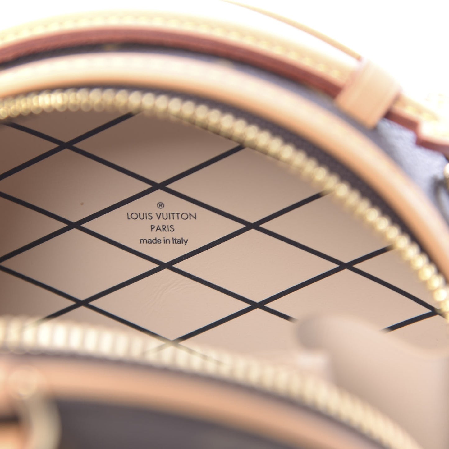 Monogram Mini Boite Chapeau