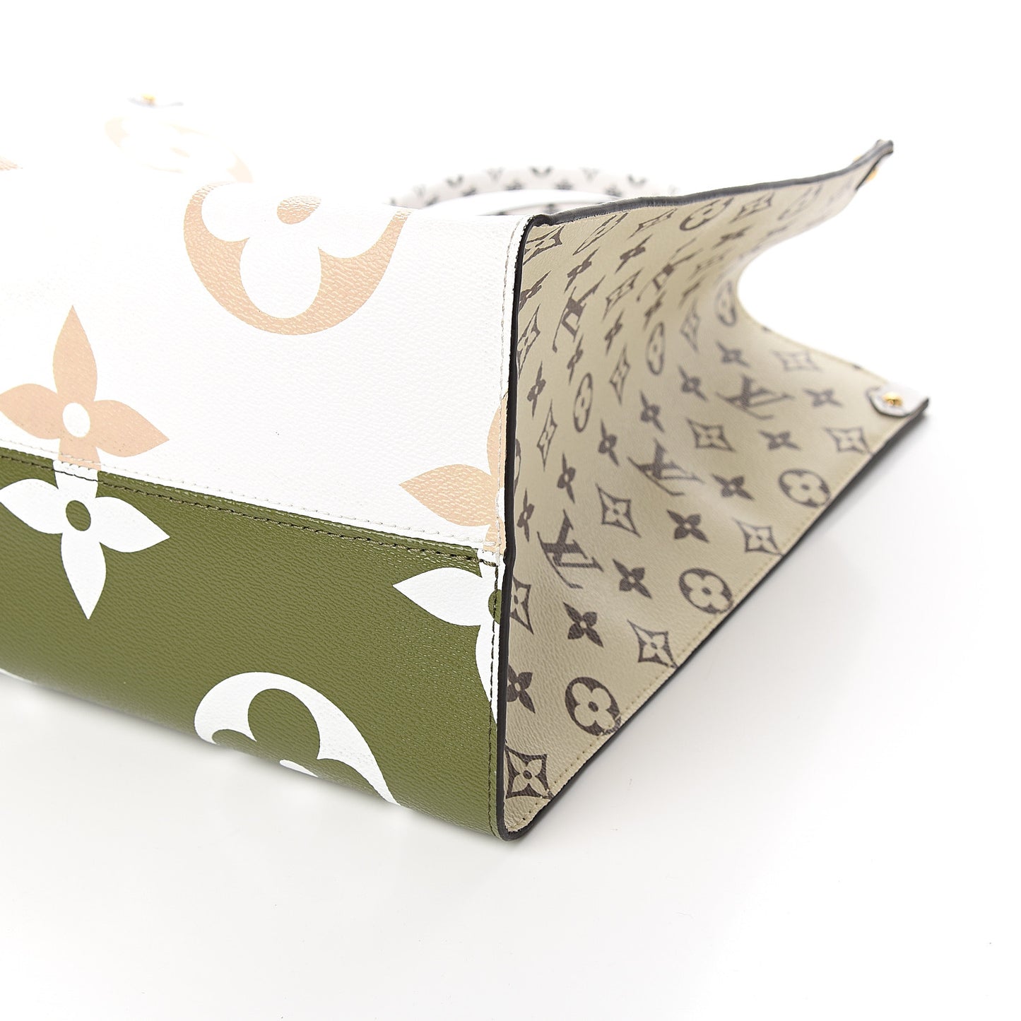Monogram Giant Onthego GM Kaki Beige