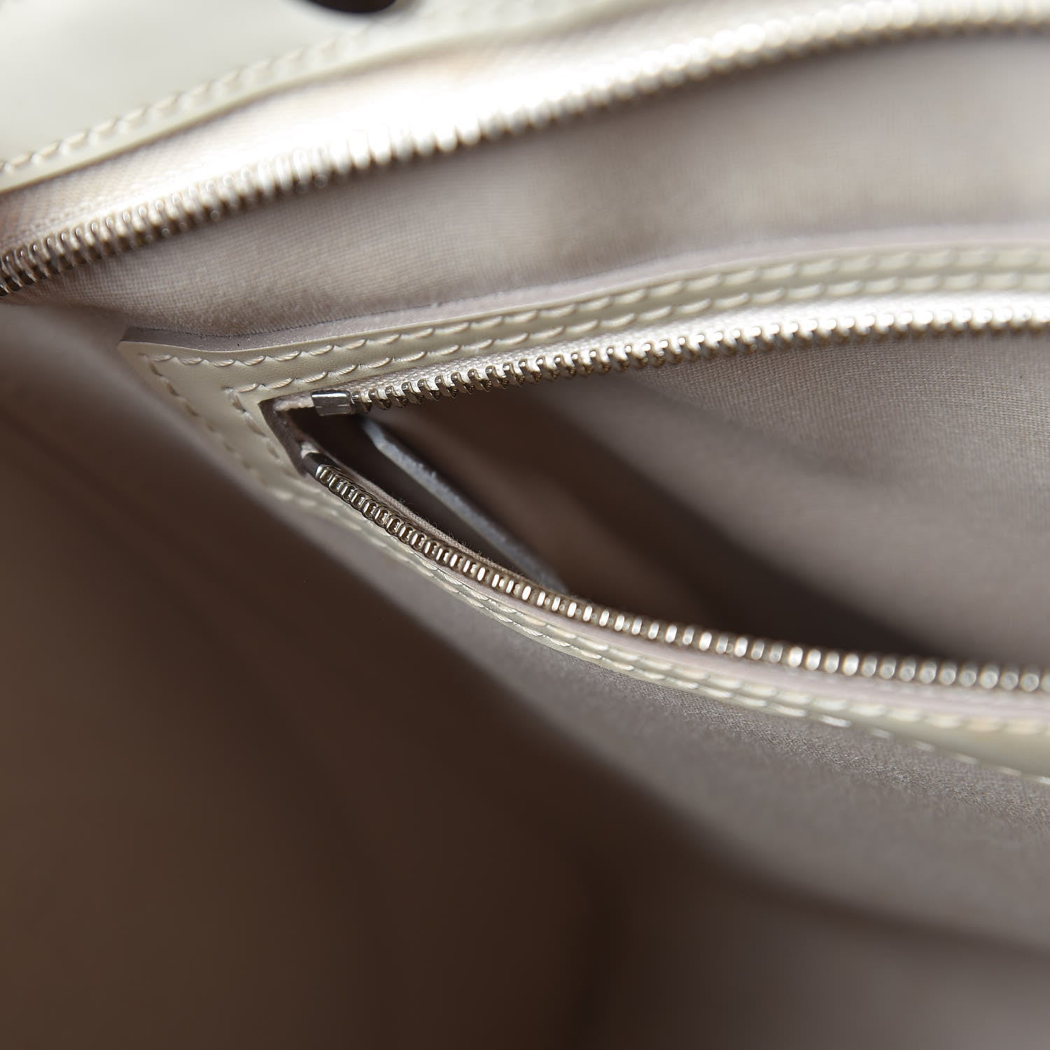 Louis Vuitton Epi Brea MM Ivory 10 of 21