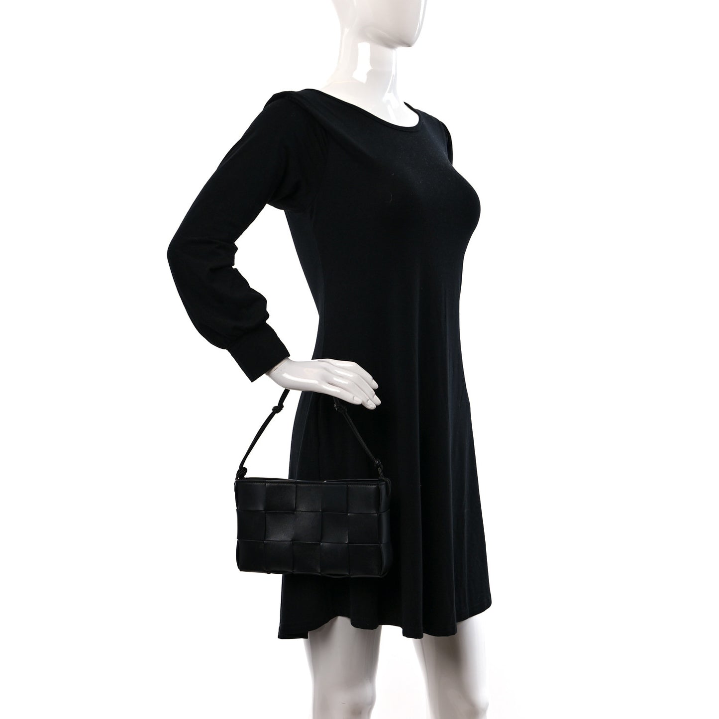 Calfskin Maxi Intrecciato Cassette Pouch On Strap Black