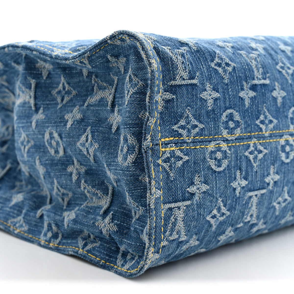 Louis Vuitton Monogram Denim Onthego MM Blue 8 of 9