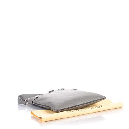 Louis Vuitton Taiga Sasha Messenger Glacier 4 of 7