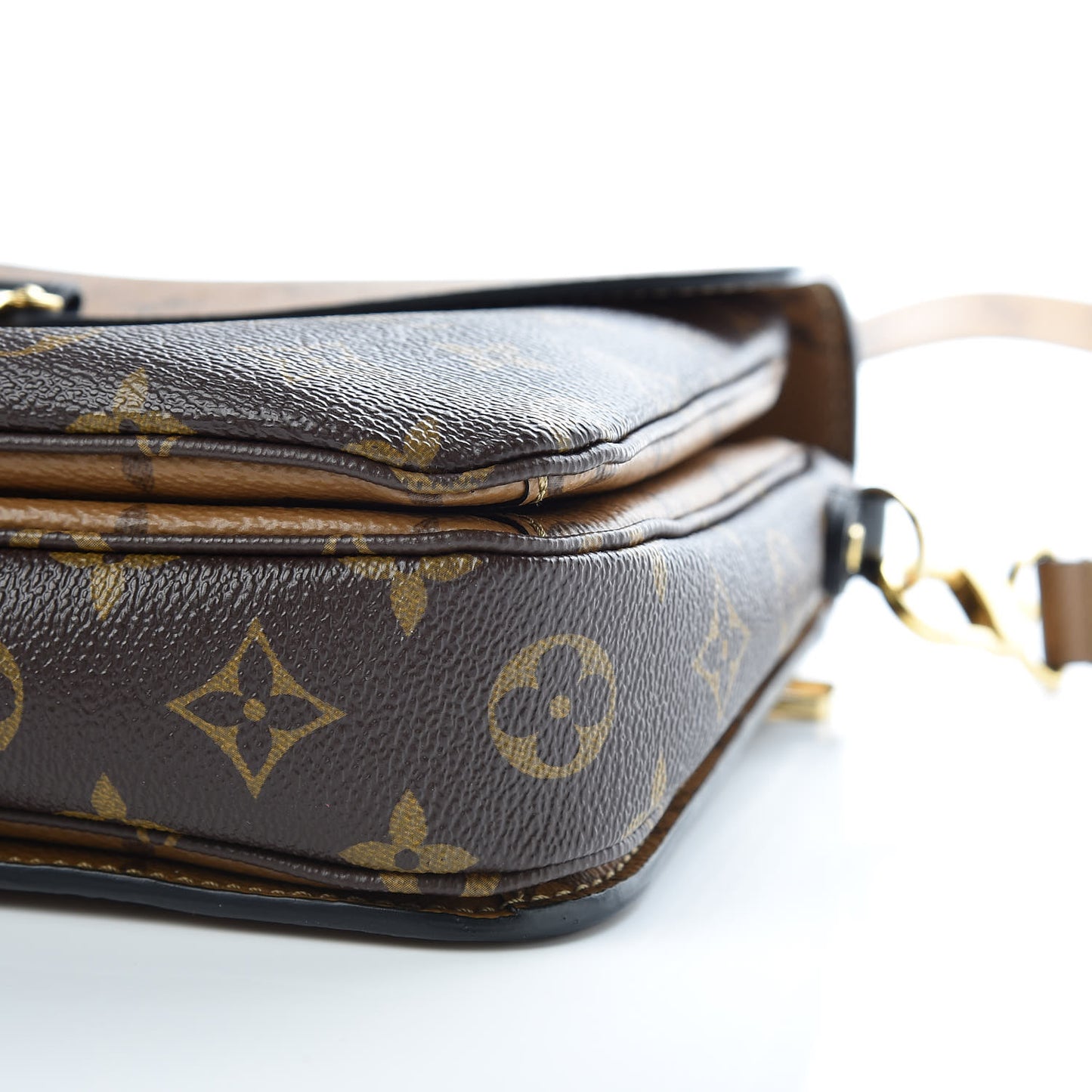 Reverse Monogram Pochette Metis