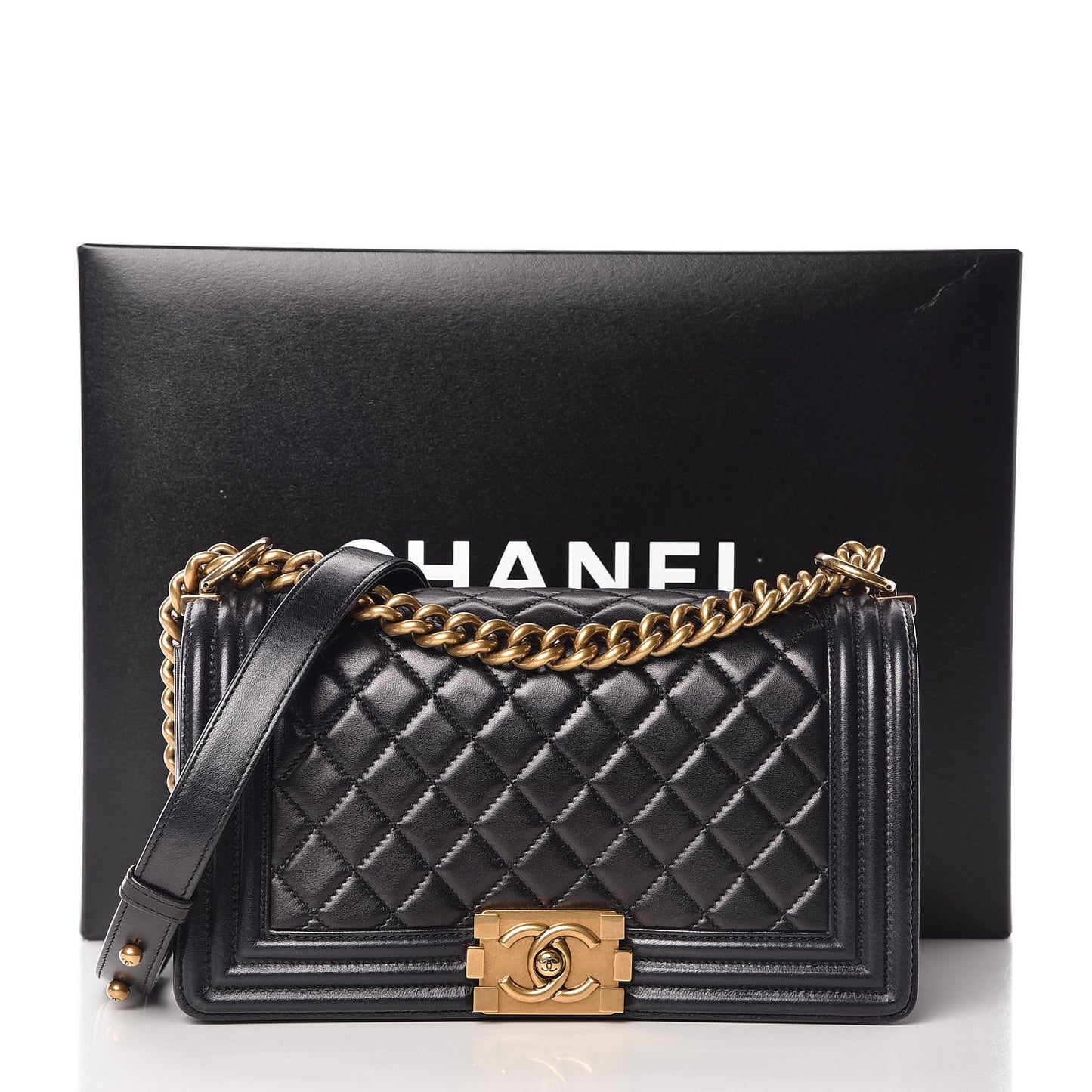 Lambskin Quilted Medium Boy Flap Pearly Black