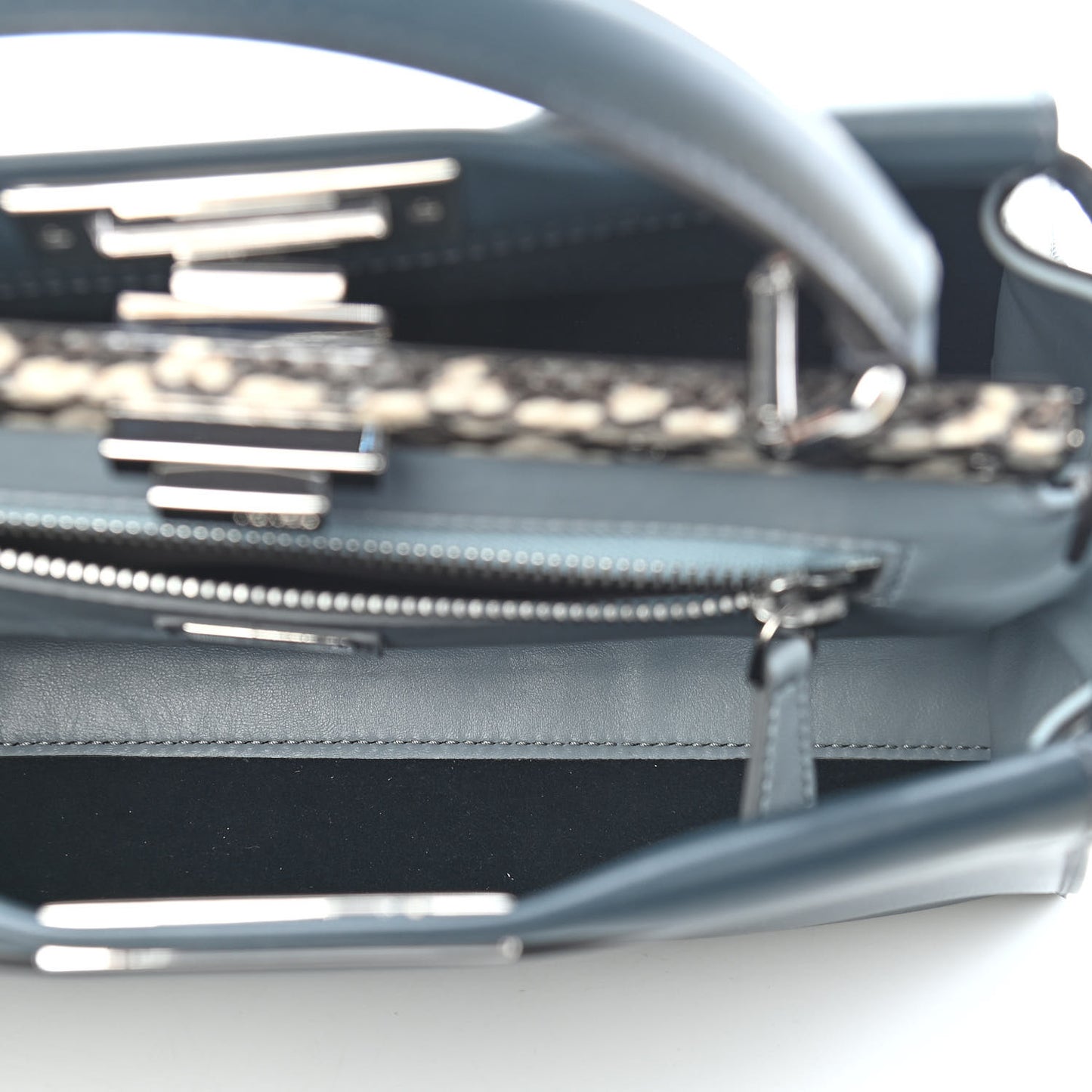 Vitello Seta Shiny Nappa Elaphe Medium Peekaboo Iconic Satchel Notturno Natural