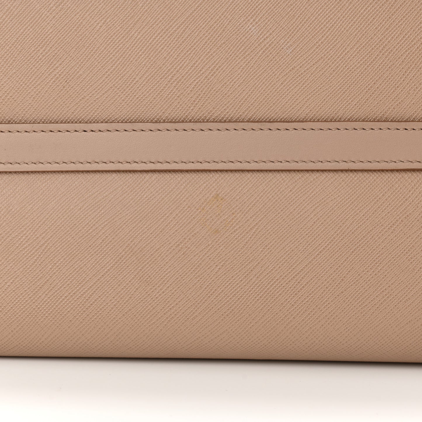 Saffiano City Calfskin Medium Esplanade Cammeo