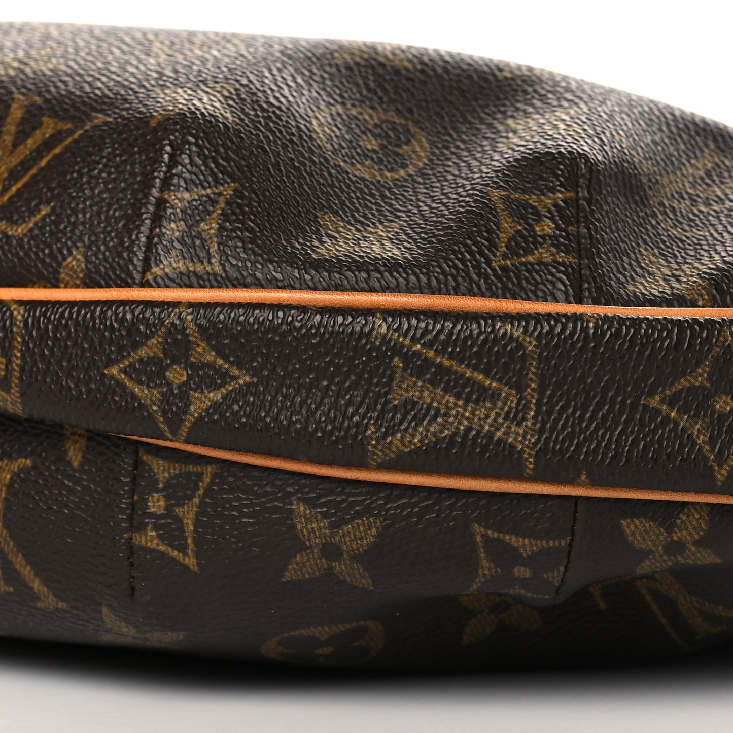 Monogram Croissant MM