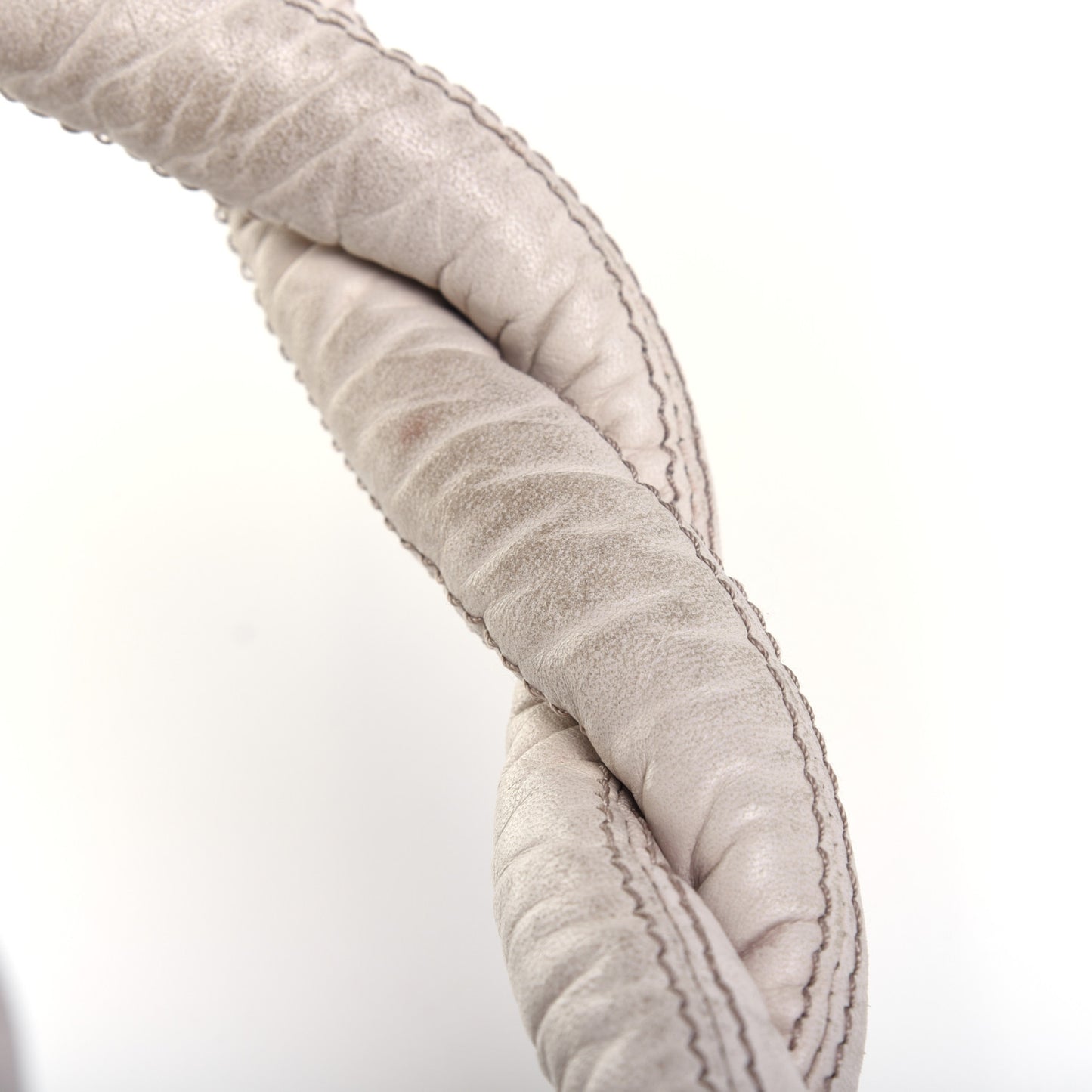 Lambskin Olympe Stratus PM Ecru